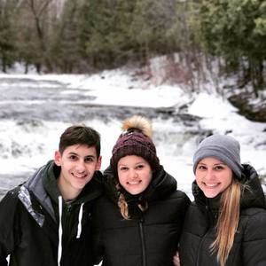 Meet your Posher, Zachary